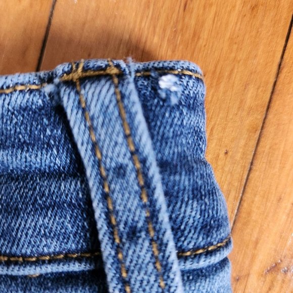 J Crew Mid-Rise Skinny Jean in Signature Stretch Size 33 Color: Vista Blue - Picture 4 of 9